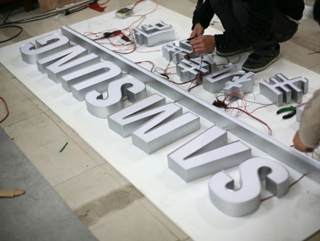 廣告制作 從創意到視覺呈現的藝術與科學